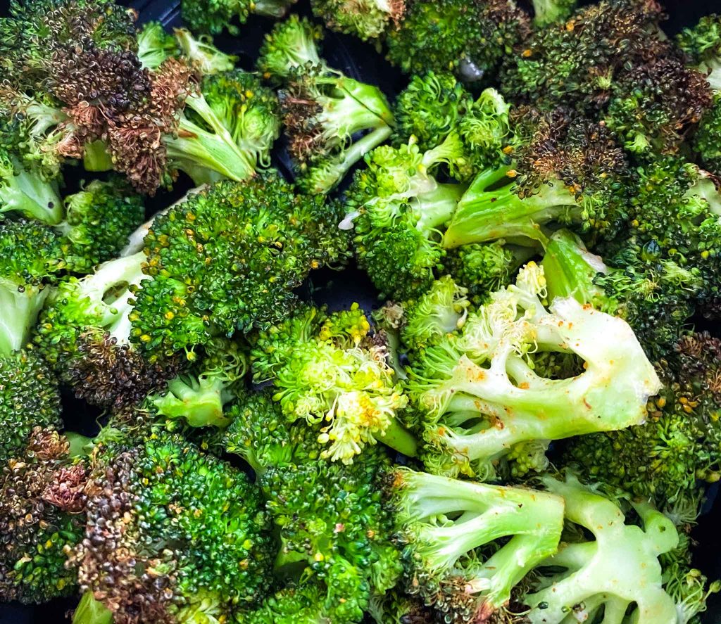 10 Minute Easy Air Fryer Broccoli Recipe